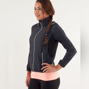 Lululemon Run Nada Jacket
Commuter Denim Black size 8